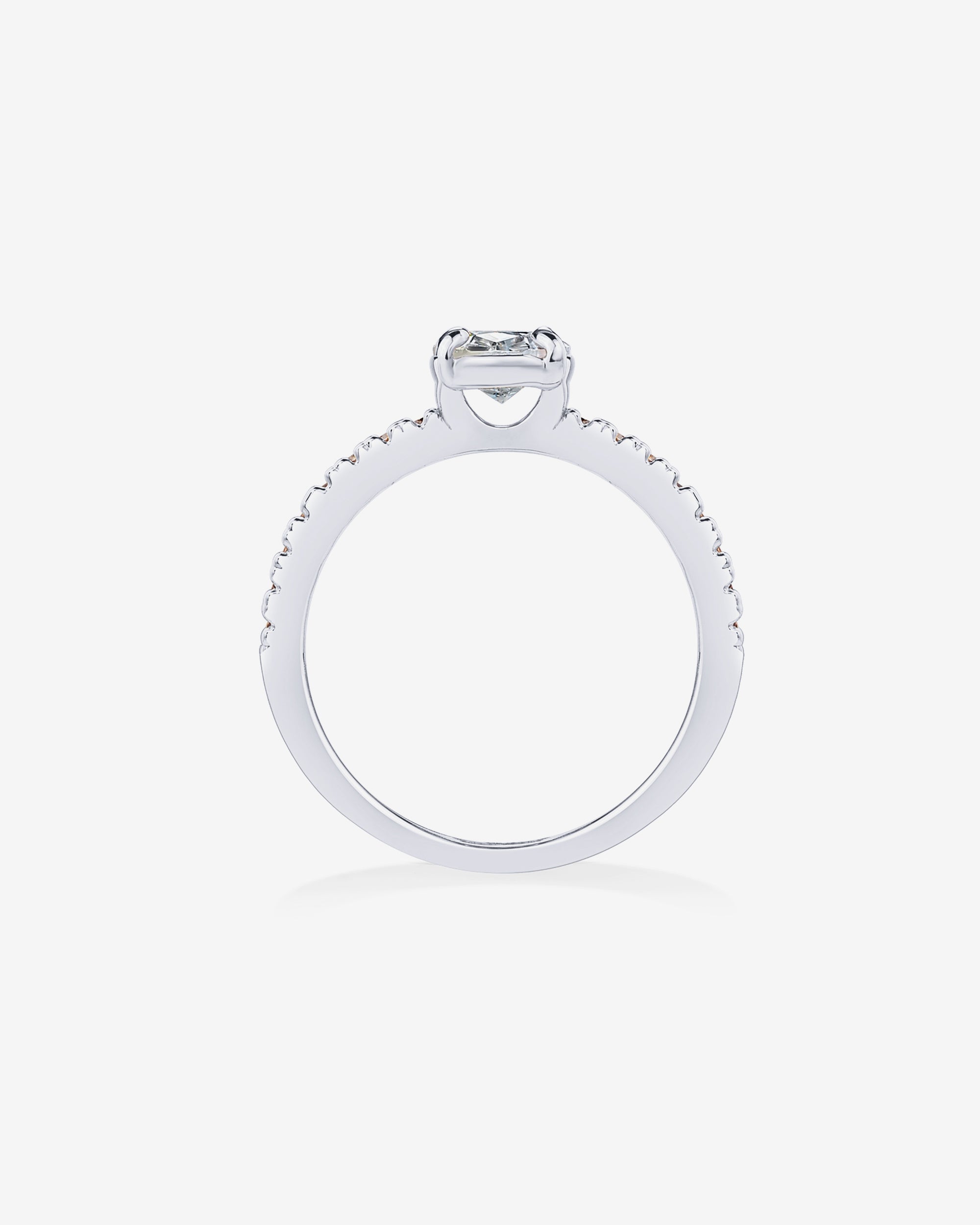 Azira Oval Ring