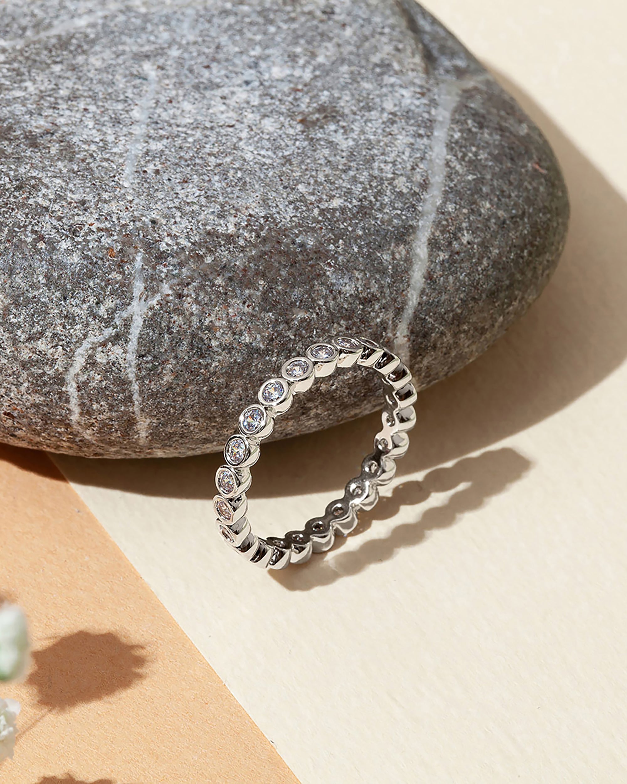 Lola Eternity Band