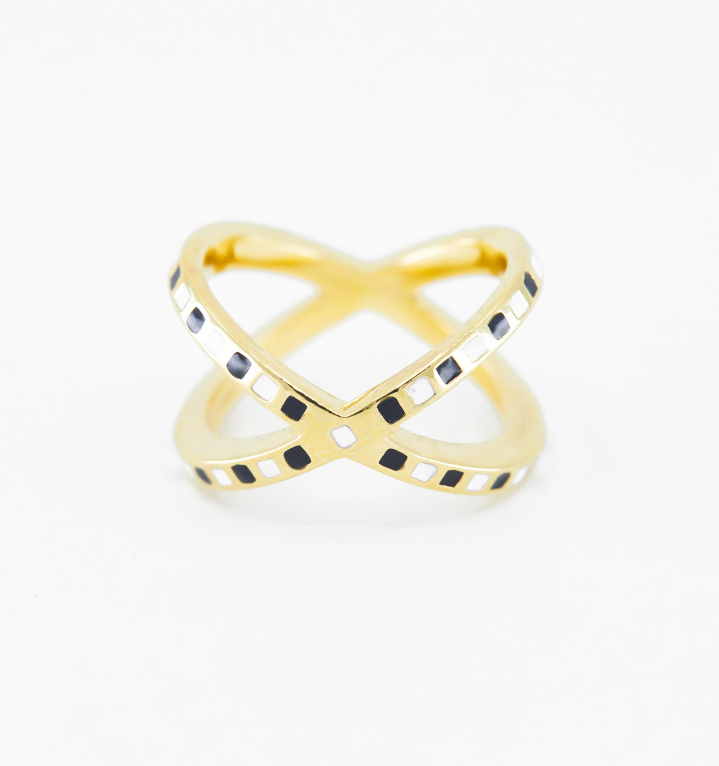 Criss Cross Checker Ring
